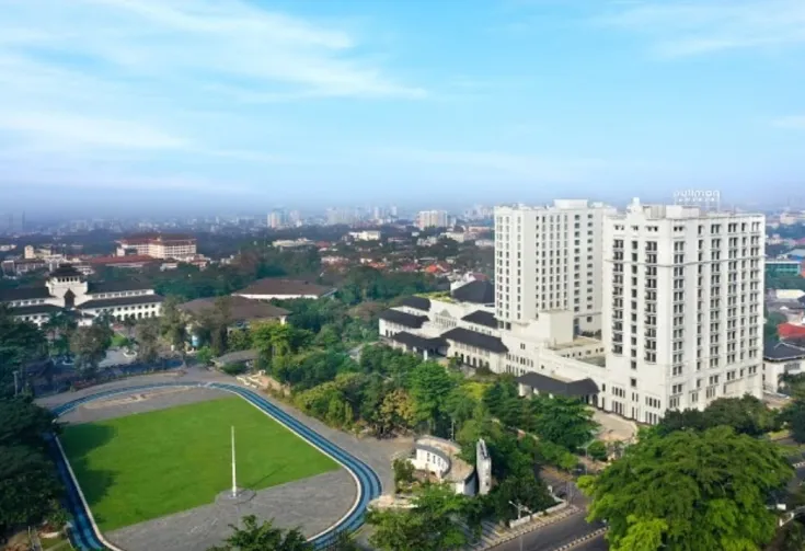 Projek Proyek Pengadaan dan Pemasangan Lay In Plain 0,5 mm di BICC,Bandung 13 ~blog/2022/12/21/foto_hotel_pullman_dan_ibiis_bicc_bandung_