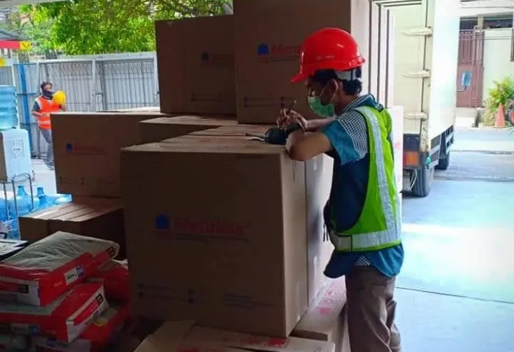 Projek Proyek di BUMN Karya,Gedung Waskita Haritage 3 ~blog/2023/1/3/foto_pengiriman_panel_clip_in_perforated_gedung_bumn_karyawaskita_karya